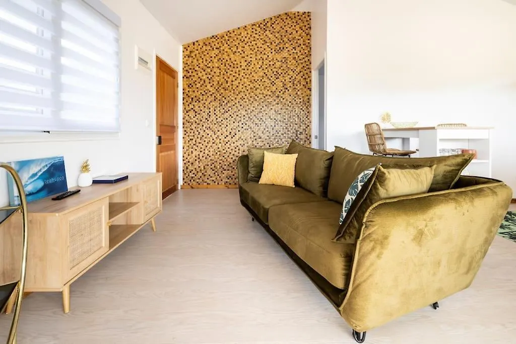 Fully Equipped Bungalow Next To A White Sand Beach Moorea